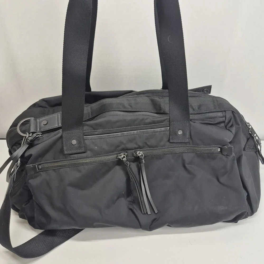 Lululemon Keep It Classy Duffel Bag Black Nylon Gym Weekender Blue Paisley